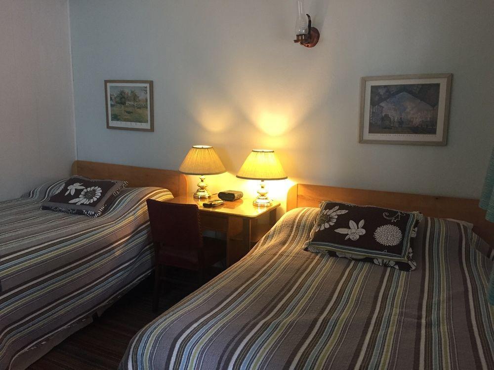 Twin Peaks Motel Napanee Ngoại thất bức ảnh